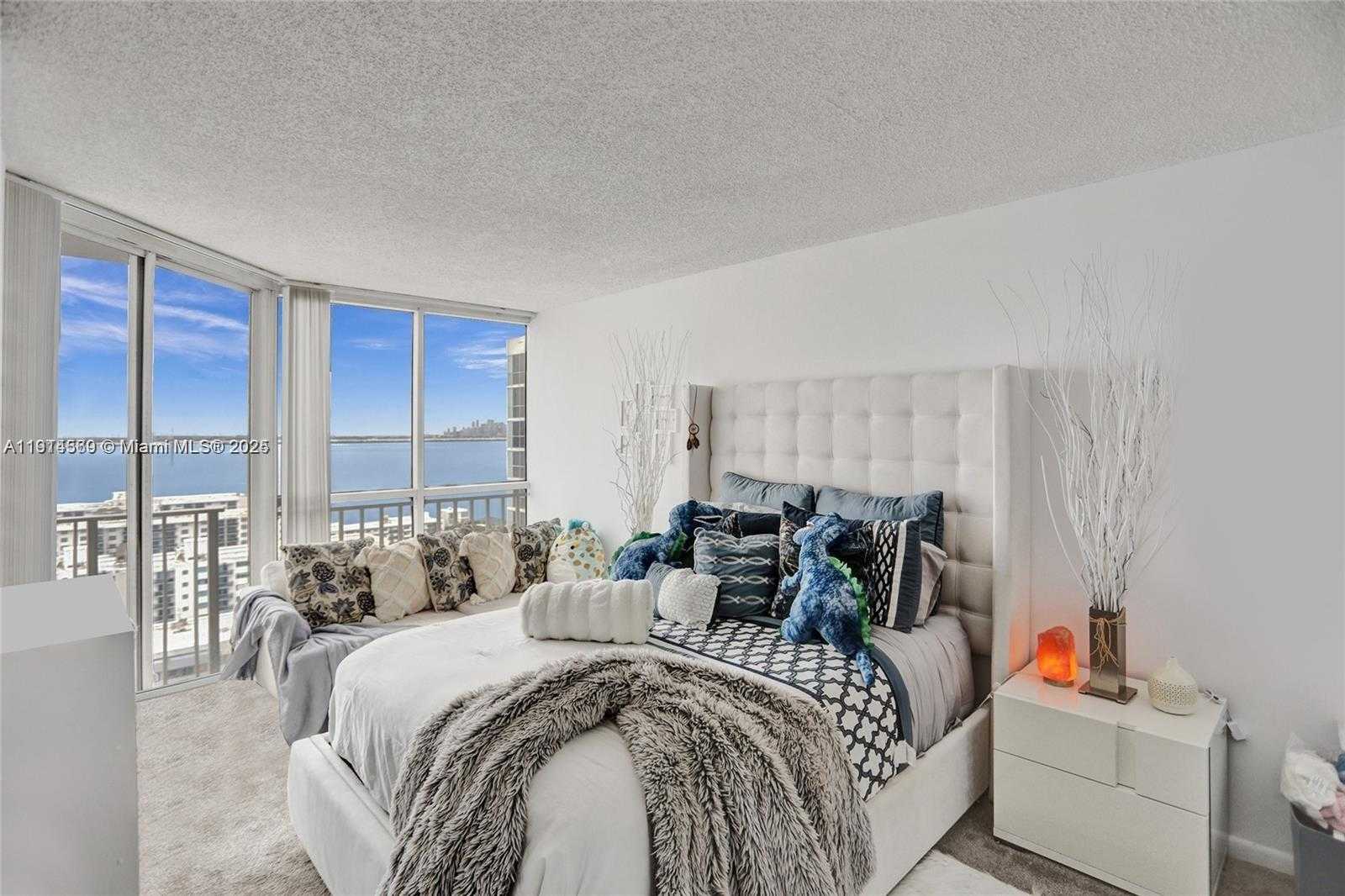 Small Image of 7601 EAST TREASURE DR #2421, North Bay Village Number 17