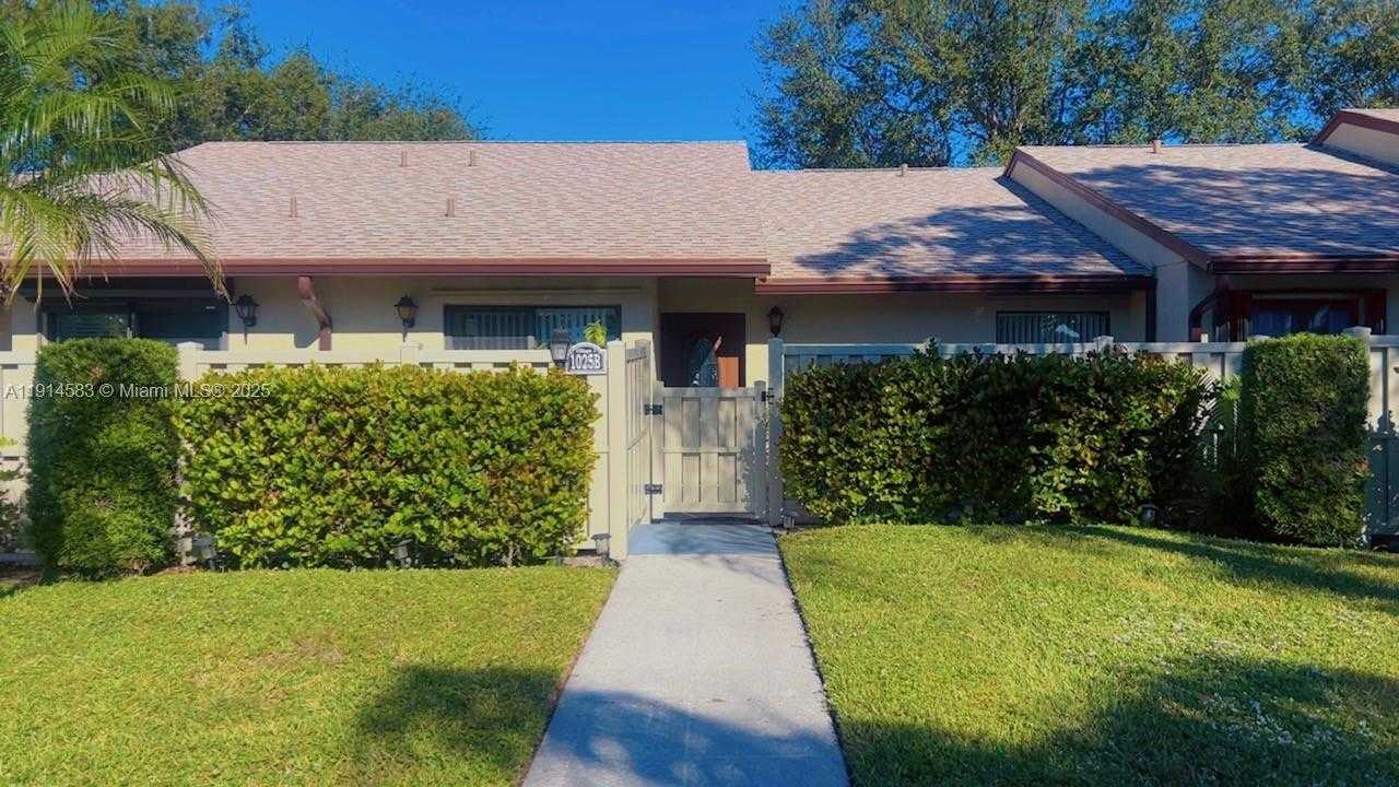 Small Image of 1025 GREEN PINE BLVD #B, West Palm Beach Number 10