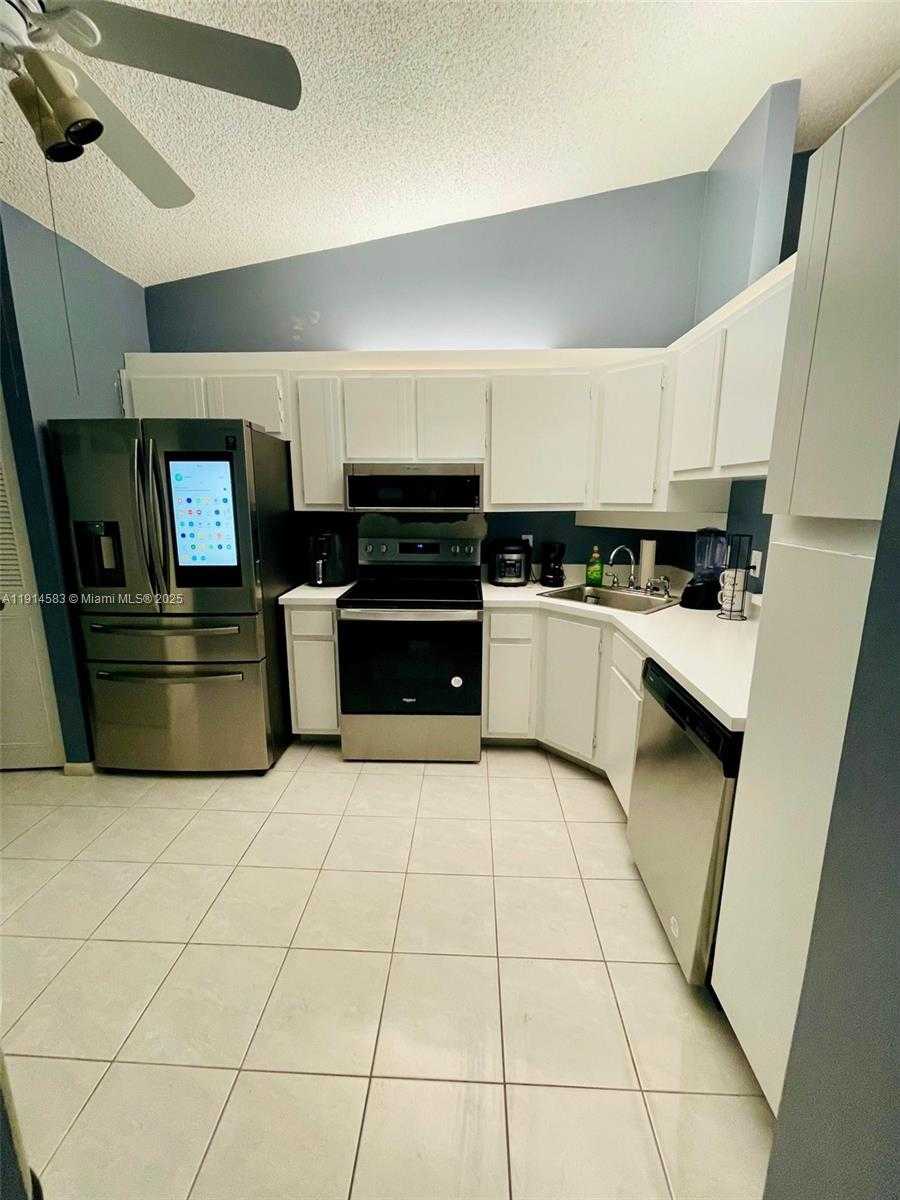 Small Image of 1025 GREEN PINE BLVD #B, West Palm Beach Number 2