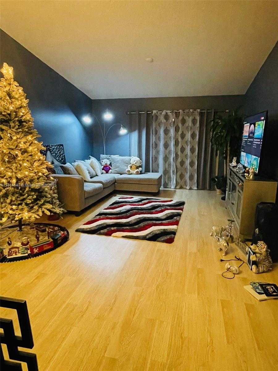 Small Image of 1025 GREEN PINE BLVD #B, West Palm Beach Number 4