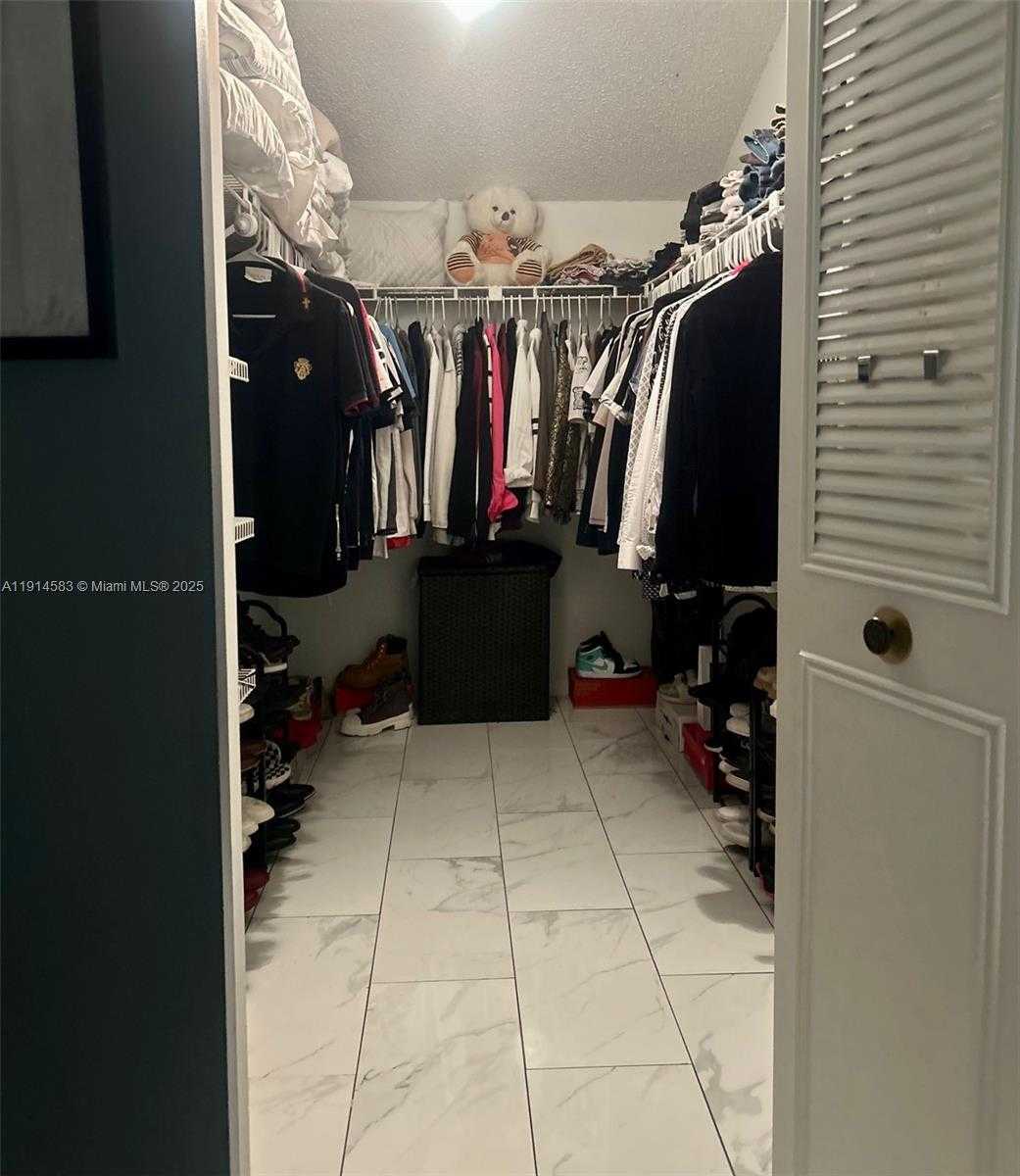 Small Image of 1025 GREEN PINE BLVD #B, West Palm Beach Number 5