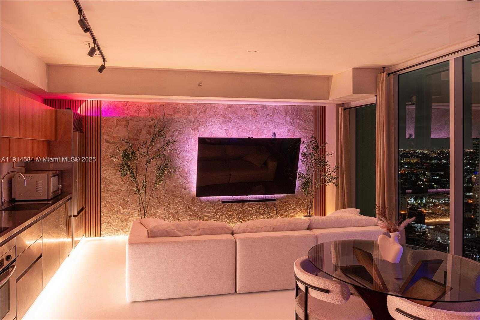 Small Image of 1040 BISCAYNE BLVD #2905, Miami Number 12