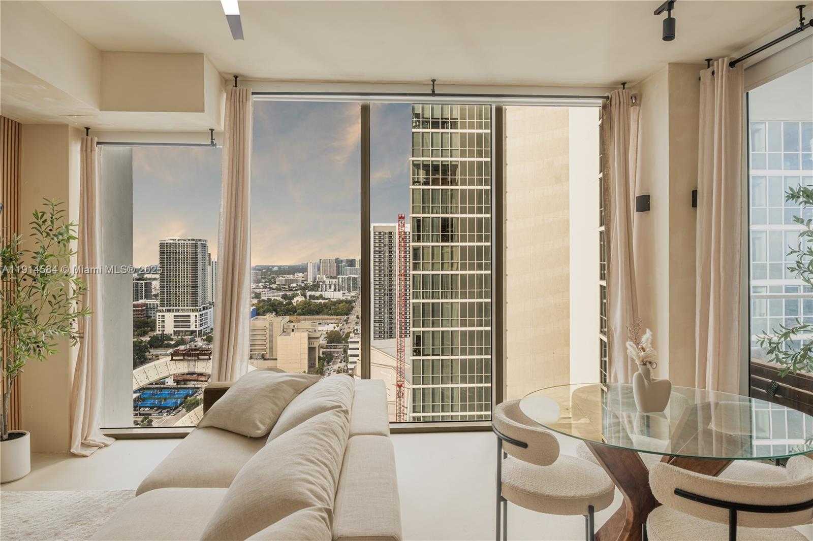 Small Image of 1040 BISCAYNE BLVD #2905, Miami Number 6