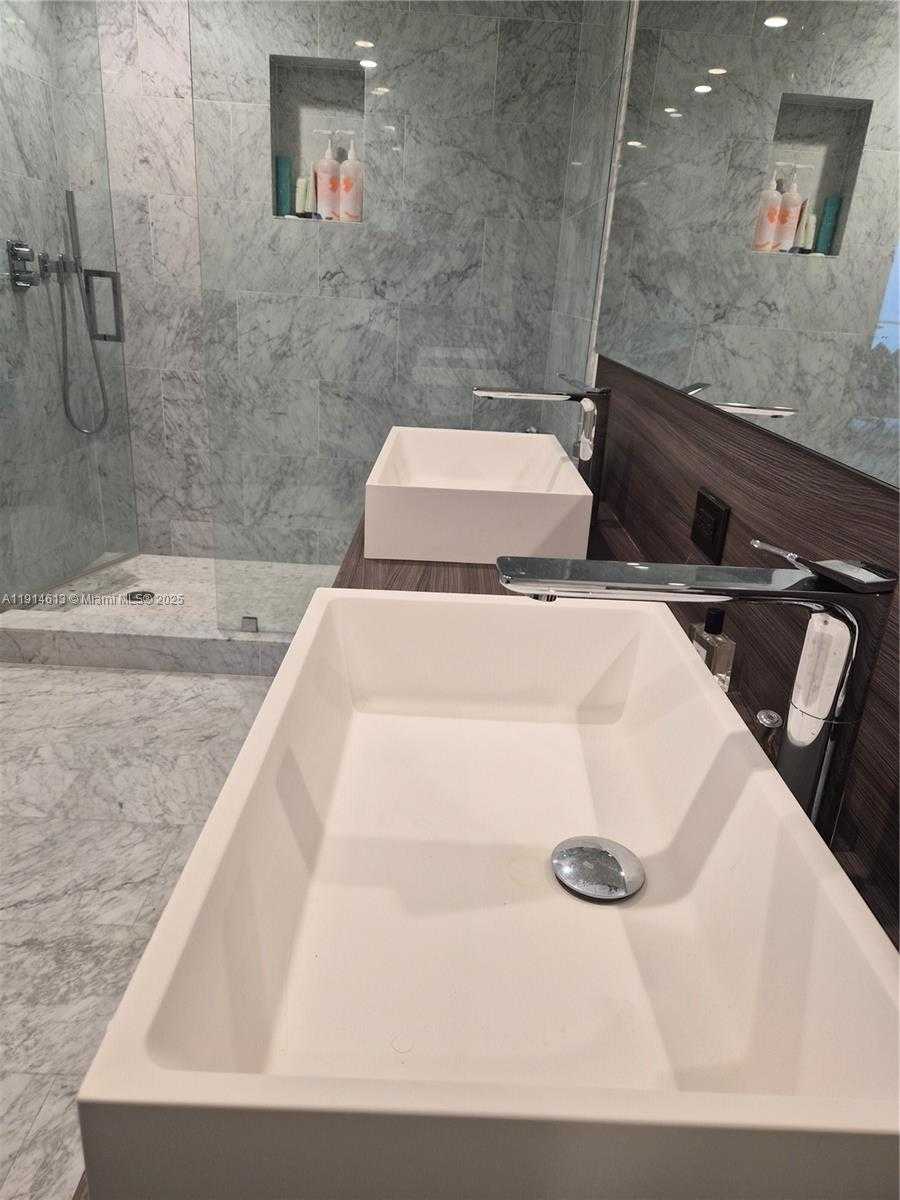 Small Image of 1000 SOUTH EAST BRICKELL PLZ #2101, Miami Number 12