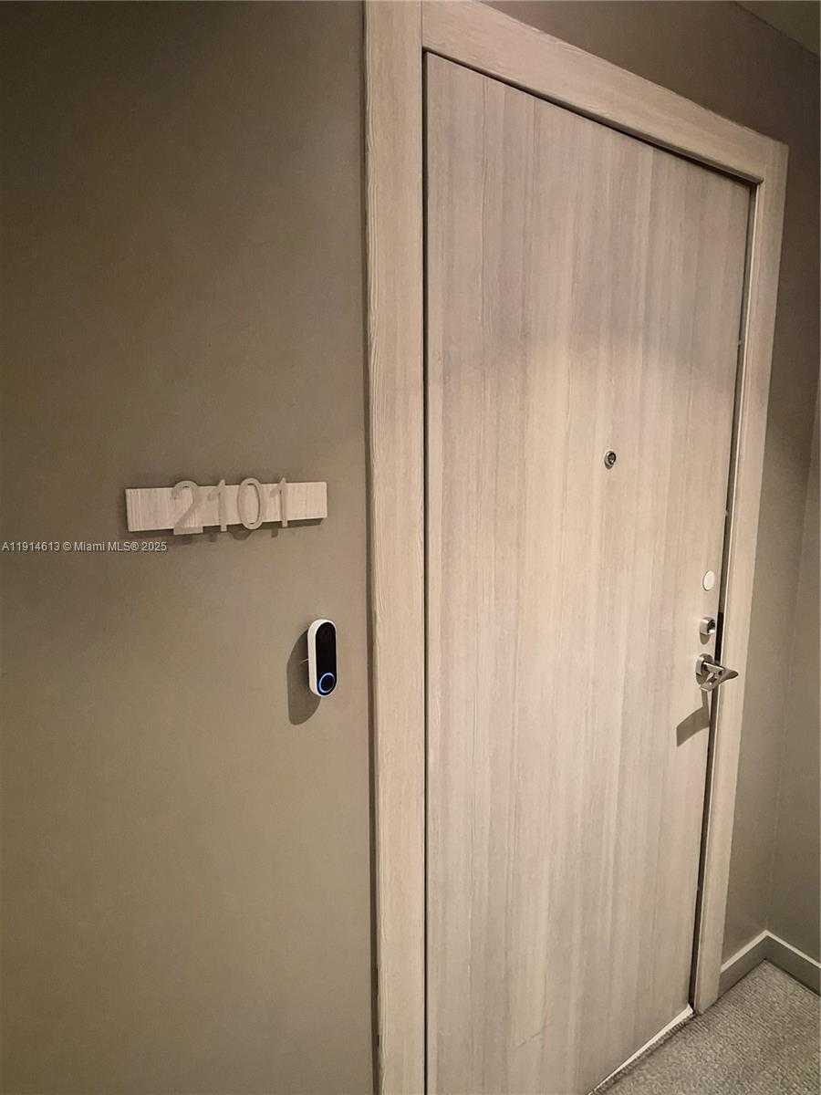 Small Image of 1000 SOUTH EAST BRICKELL PLZ #2101, Miami Number 14