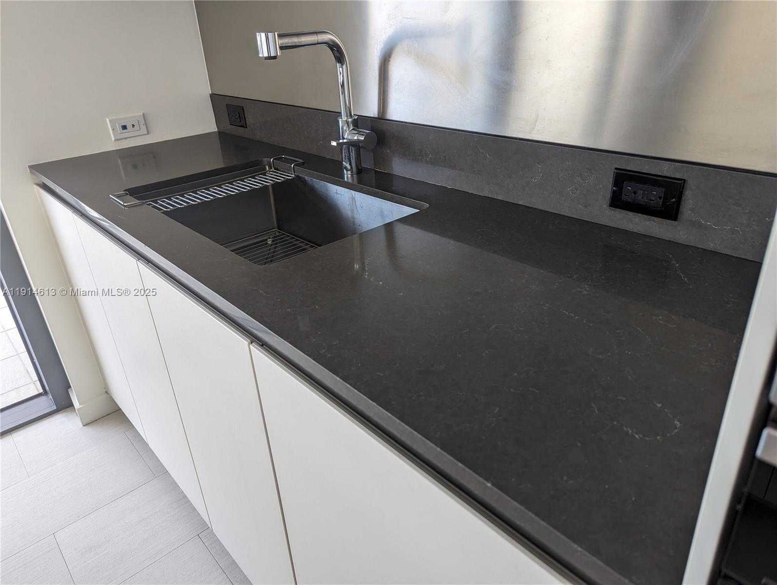 Small Image of 1000 SOUTH EAST BRICKELL PLZ #2101, Miami Number 38