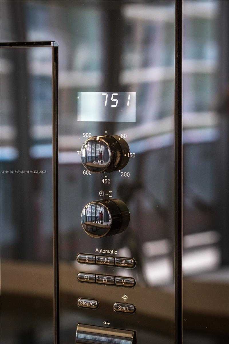 Small Image of 1000 SOUTH EAST BRICKELL PLZ #2101, Miami Number 39