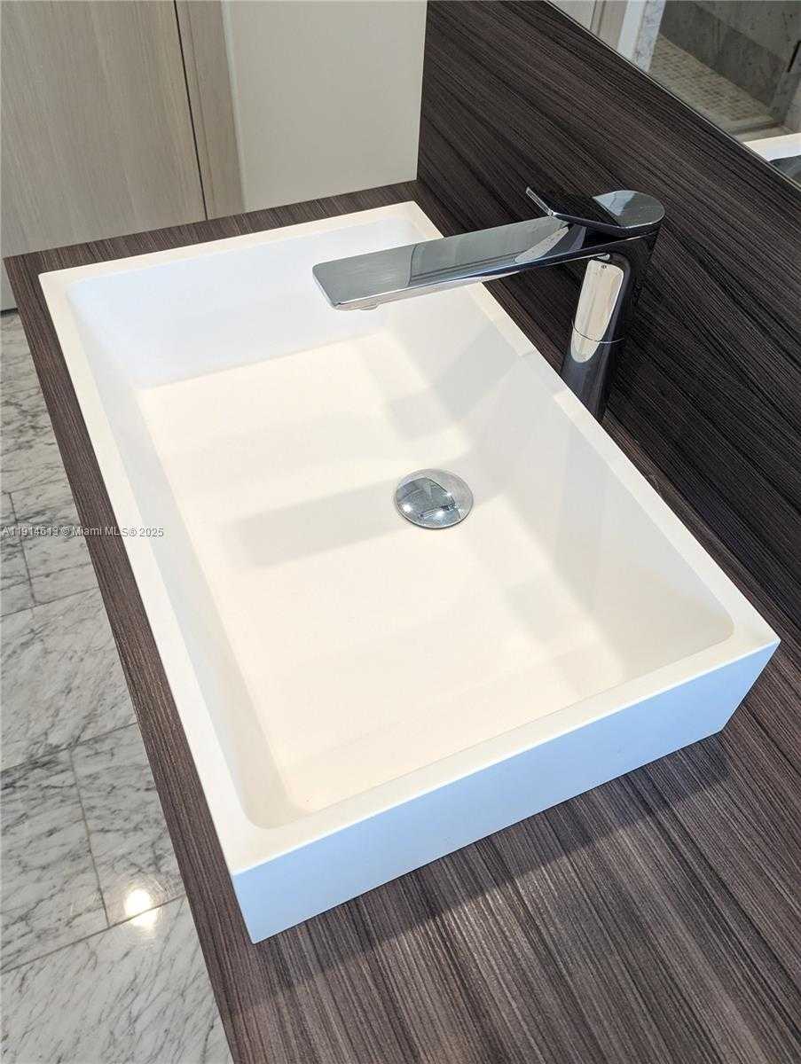 Small Image of 1000 SOUTH EAST BRICKELL PLZ #2101, Miami Number 42