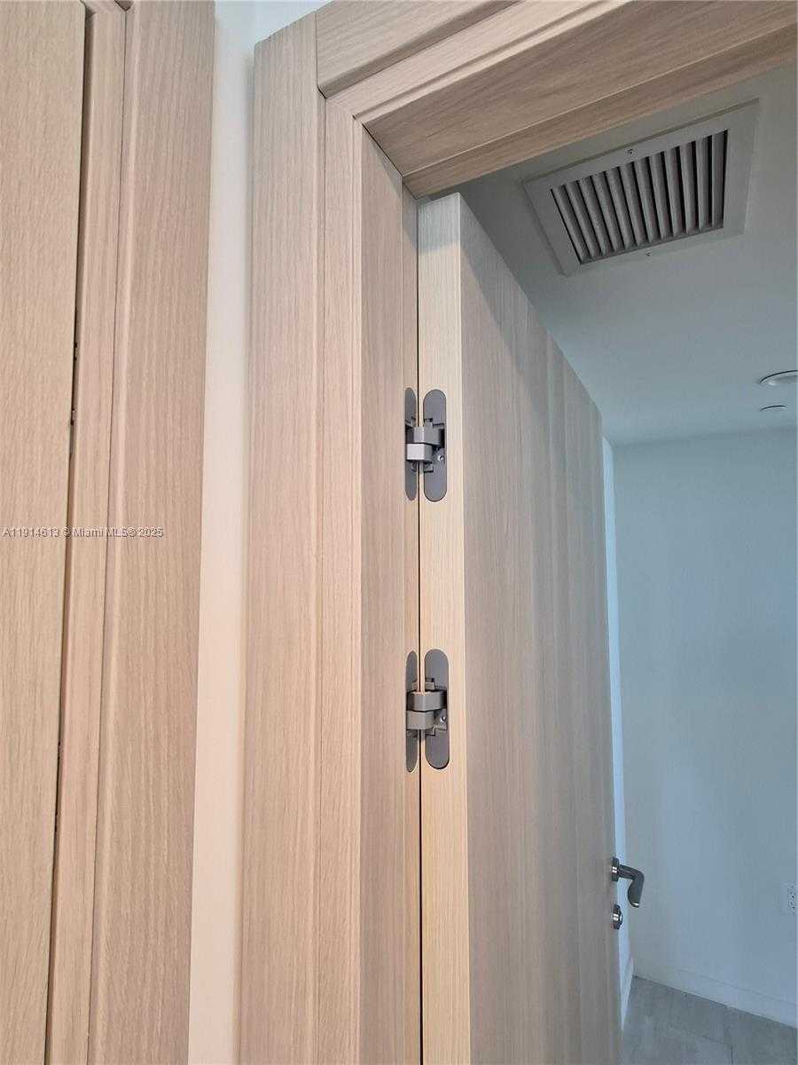 Small Image of 1000 SOUTH EAST BRICKELL PLZ #2101, Miami Number 45