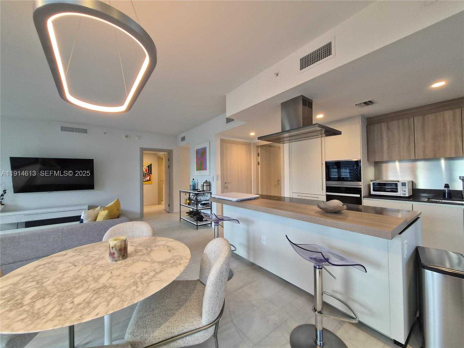 Imagen de Pequeño Objeto