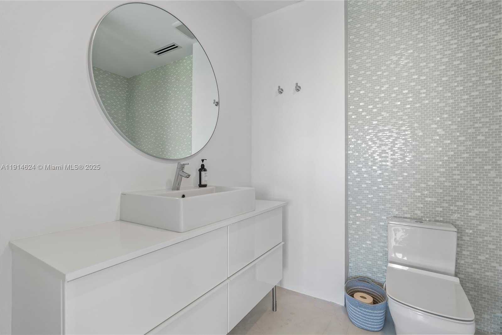 Small Image of 3 ISLAND AVE #PHD 15D, Miami Beach Number 37