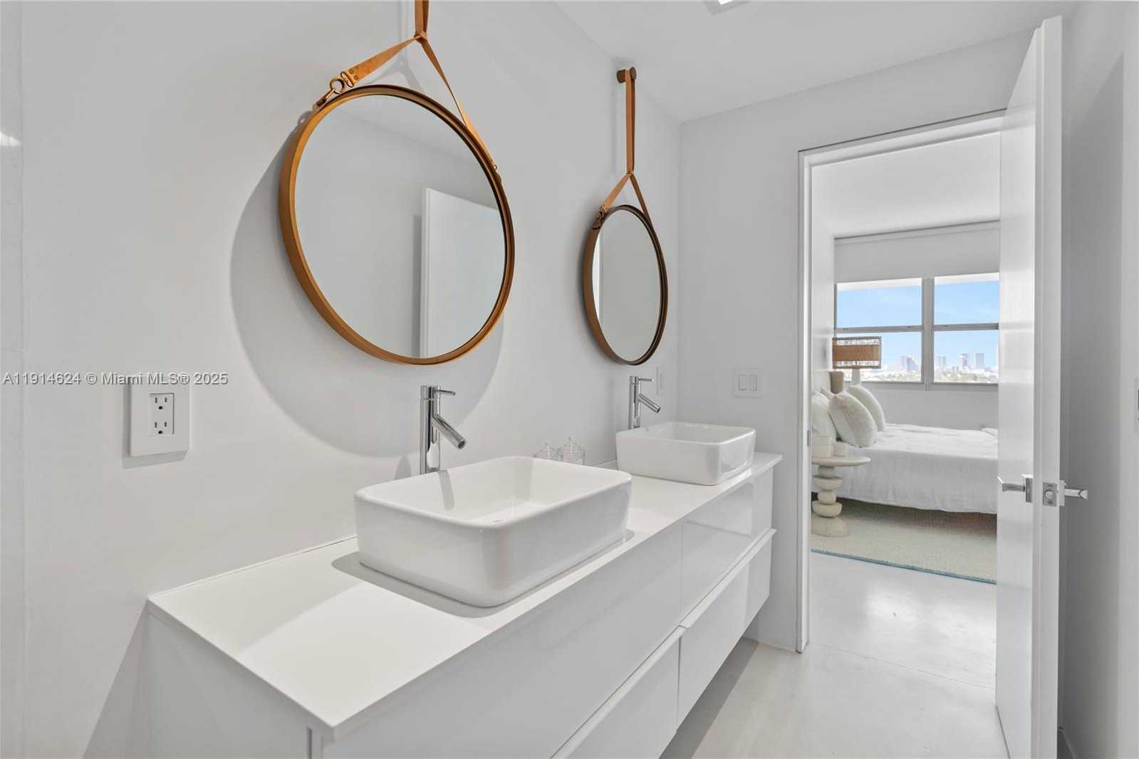 Small Image of 3 ISLAND AVE #PHD 15D, Miami Beach Number 40