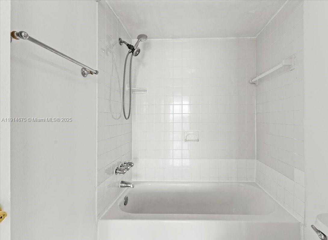 Small Image of 18011 BISCAYNE BLVD *BOAT SLIP* #& 1603, Aventura Number 18