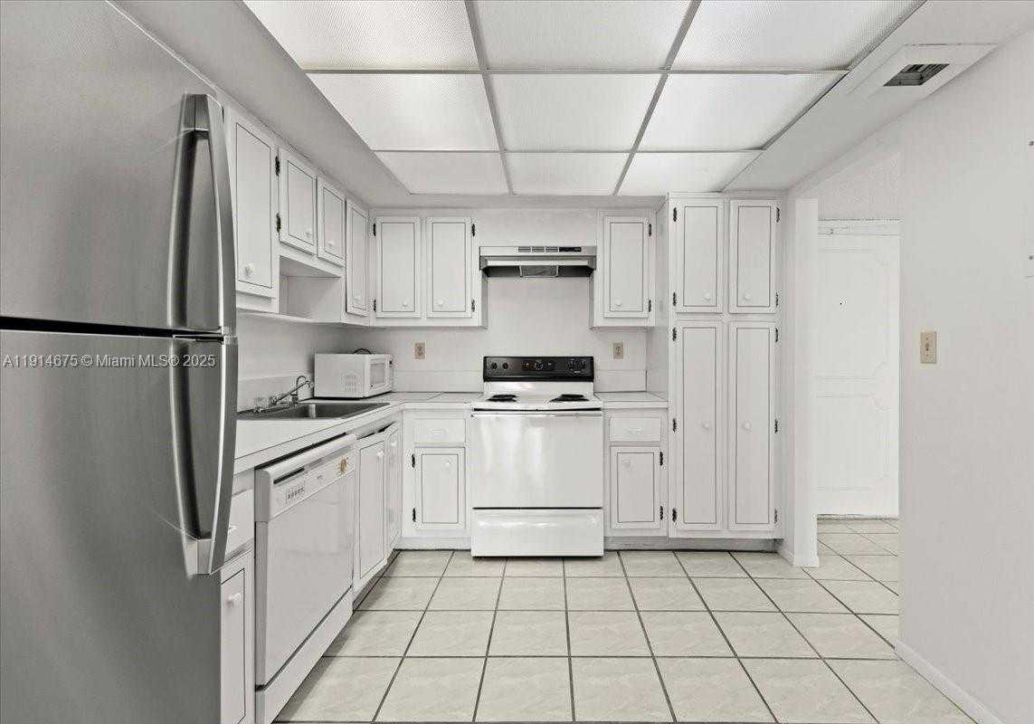 Small Image of 18011 BISCAYNE BLVD *BOAT SLIP* #& 1603, Aventura Number 8