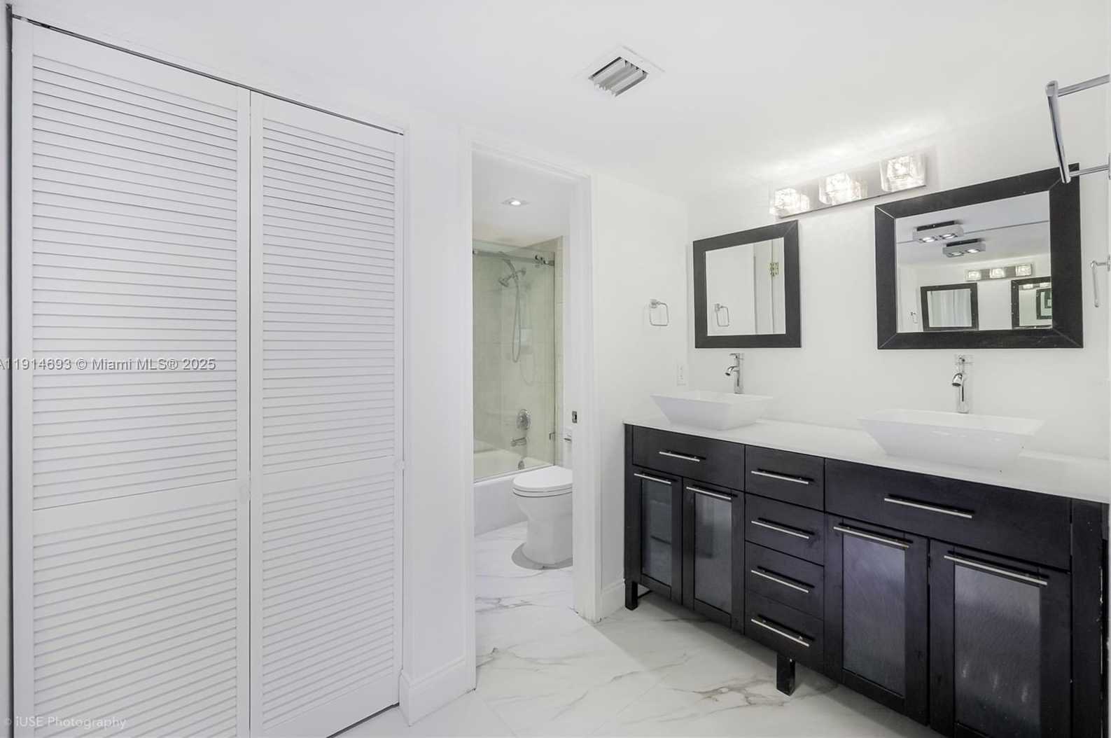 Small Image of 2016 BAY DR #904, Miami Beach Number 12