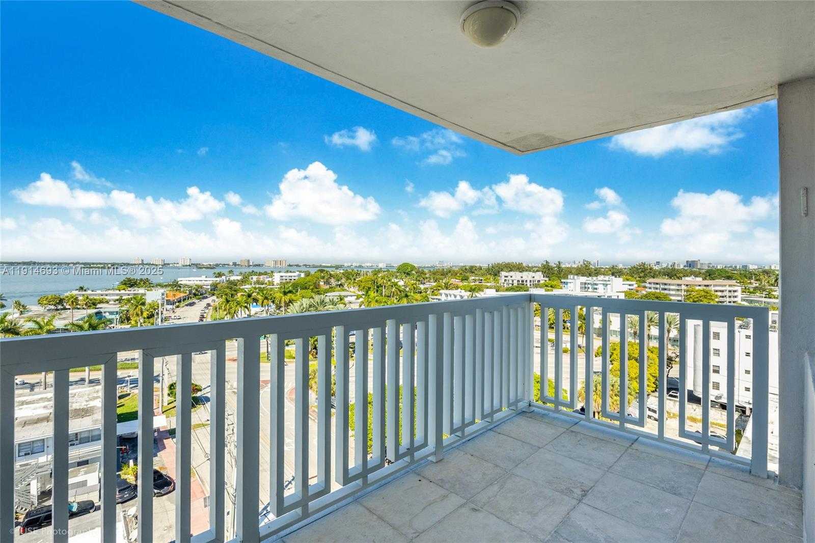 Small Image of 2016 BAY DR #904, Miami Beach Number 4