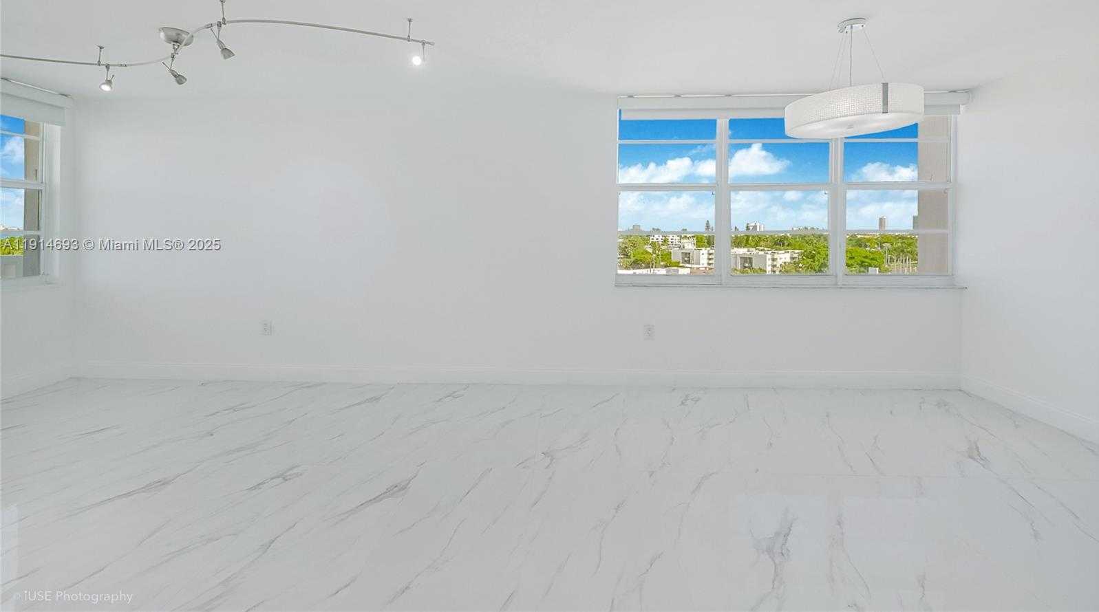 Small Image of 2016 BAY DR #904, Miami Beach Number 6