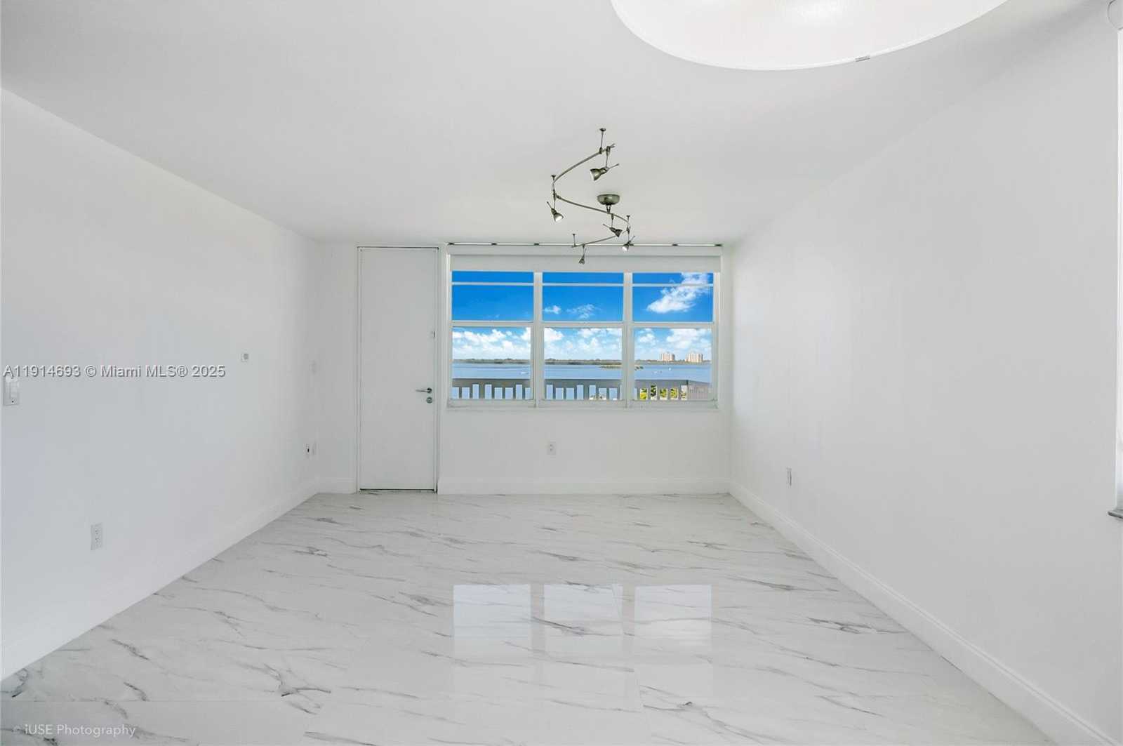 Small Image of 2016 BAY DR #904, Miami Beach Number 7