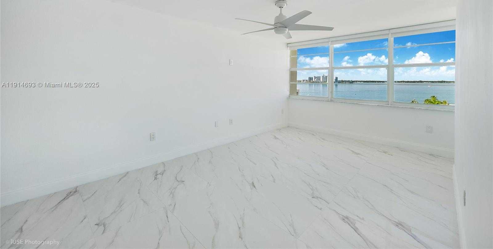 Small Image of 2016 BAY DR #904, Miami Beach Number 9