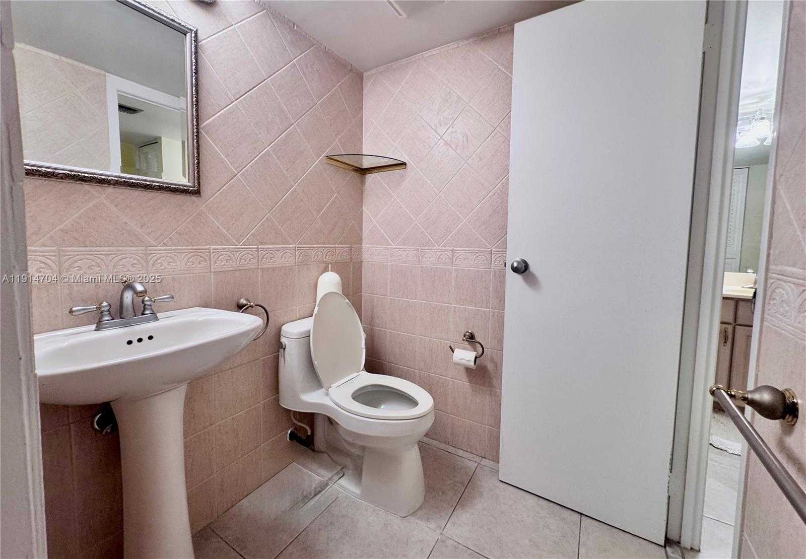 Small Image of 3475 NORTH COUNTRY CLUB DR #610, Aventura Number 11