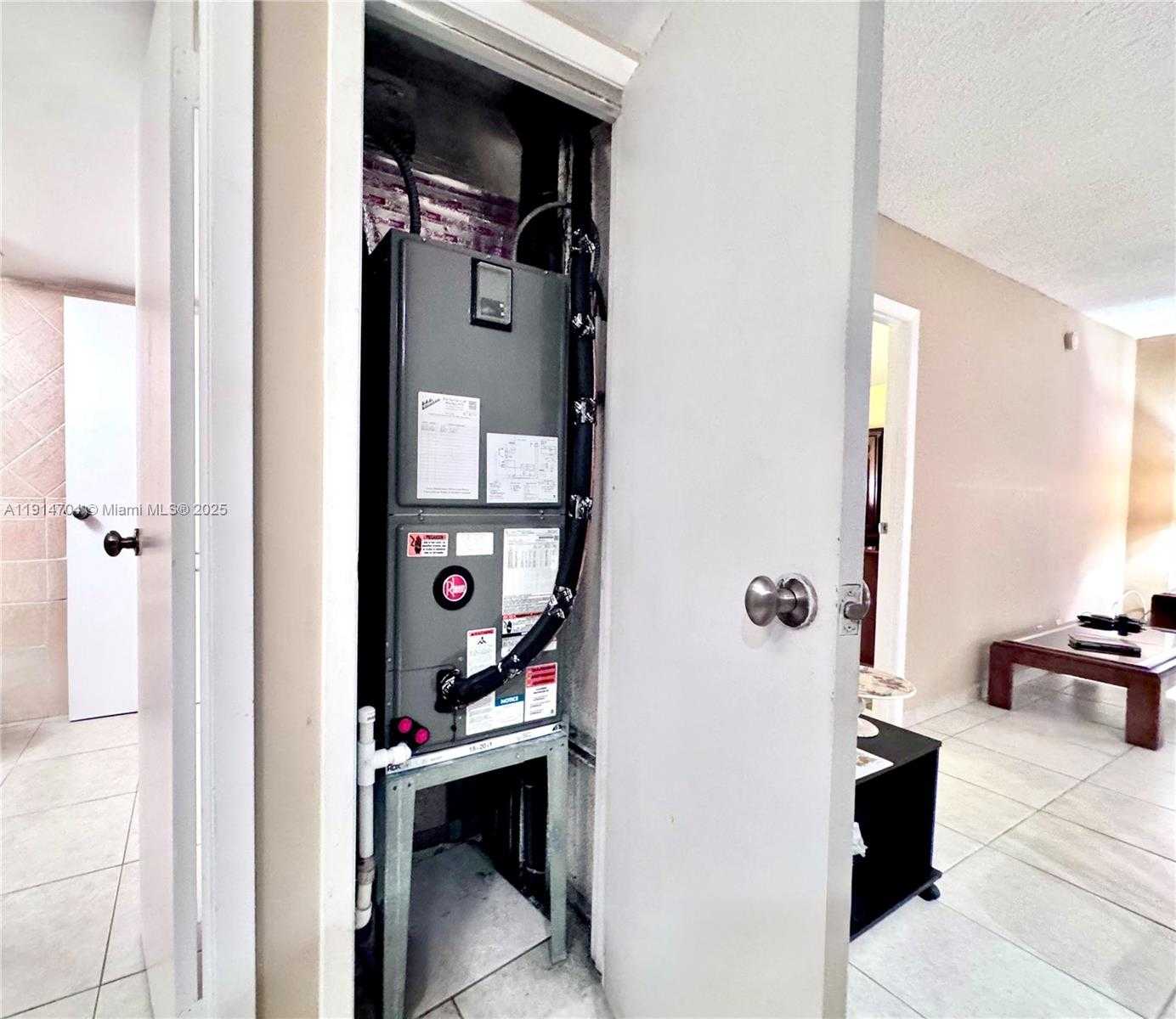 Small Image of 3475 NORTH COUNTRY CLUB DR #610, Aventura Number 12