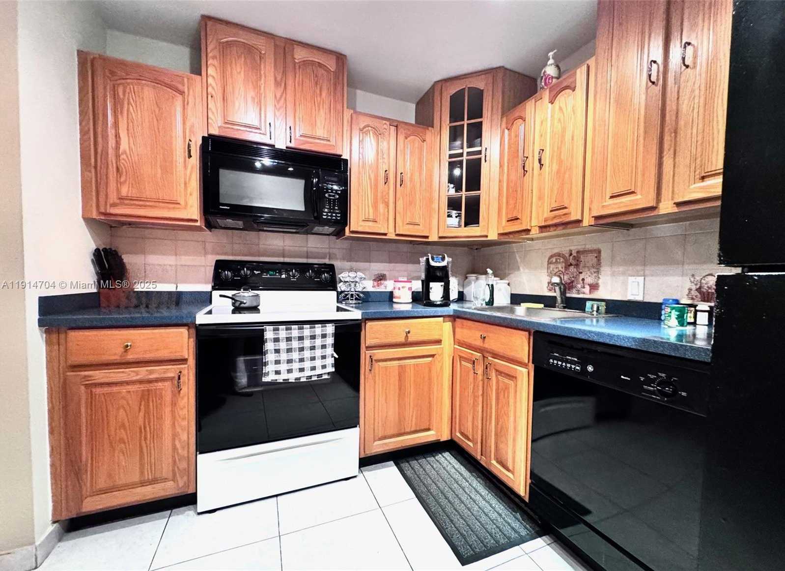 Small Image of 3475 NORTH COUNTRY CLUB DR #610, Aventura Number 3