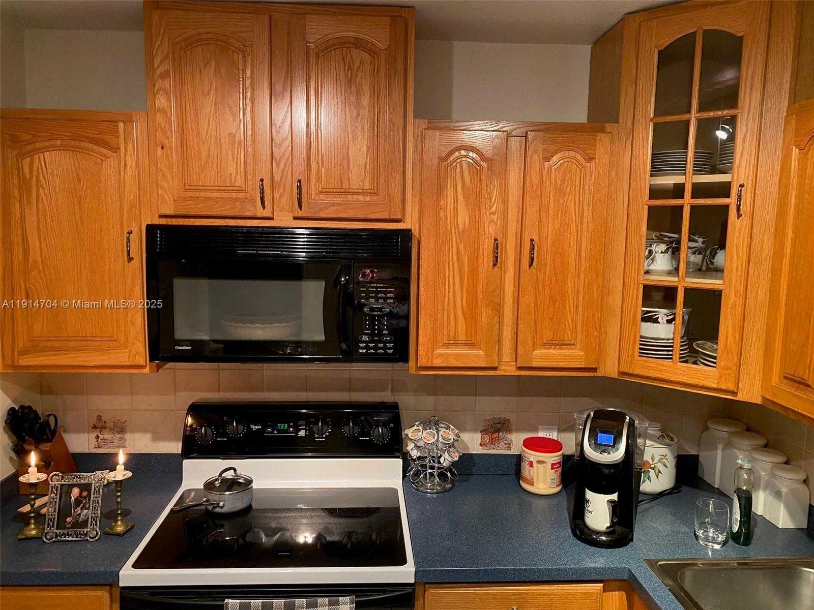 Small Image of 3475 NORTH COUNTRY CLUB DR #610, Aventura Number 4