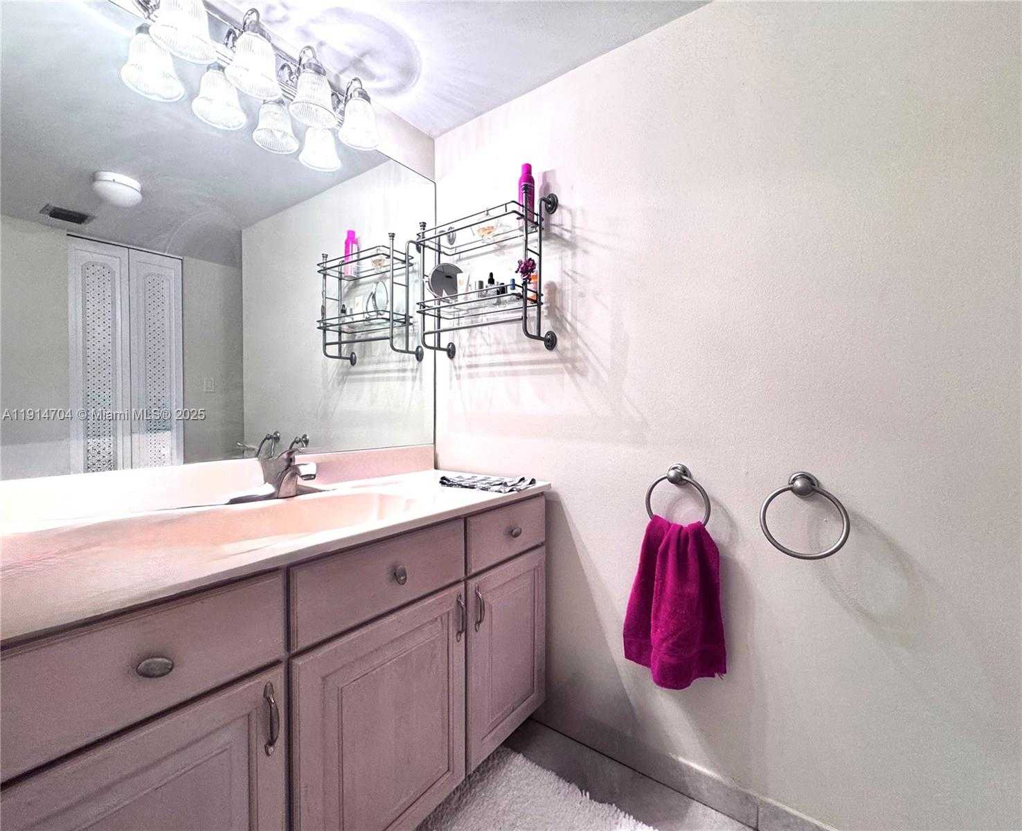 Small Image of 3475 NORTH COUNTRY CLUB DR #610, Aventura Number 9