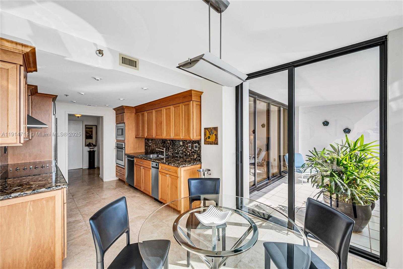 Small Image of 1581 BRICKELL AVE #1204, Miami Number 26