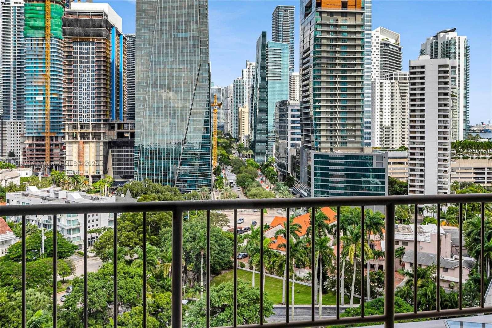 Small Image of 1581 BRICKELL AVE #1204, Miami Number 37