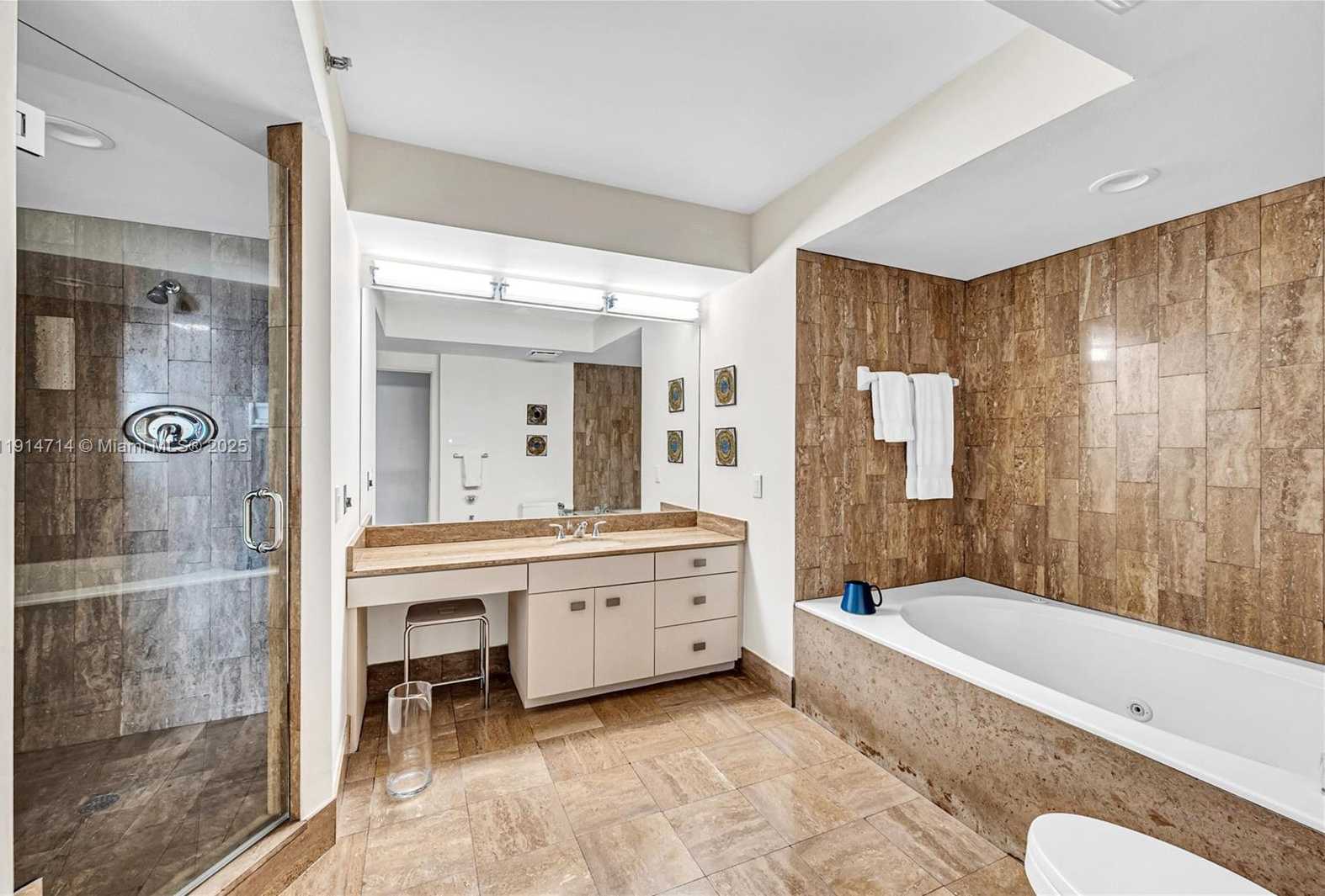 Small Image of 1581 BRICKELL AVE #1204, Miami Number 39