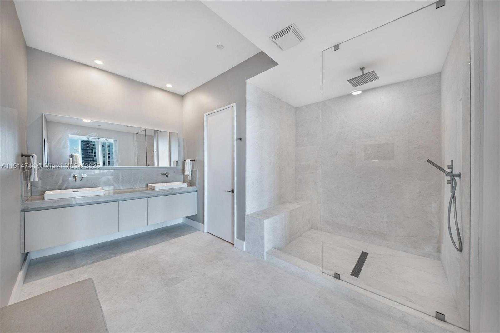 Small Image of 900 BRICKELL KEY BLVD #1403, Miami Number 16