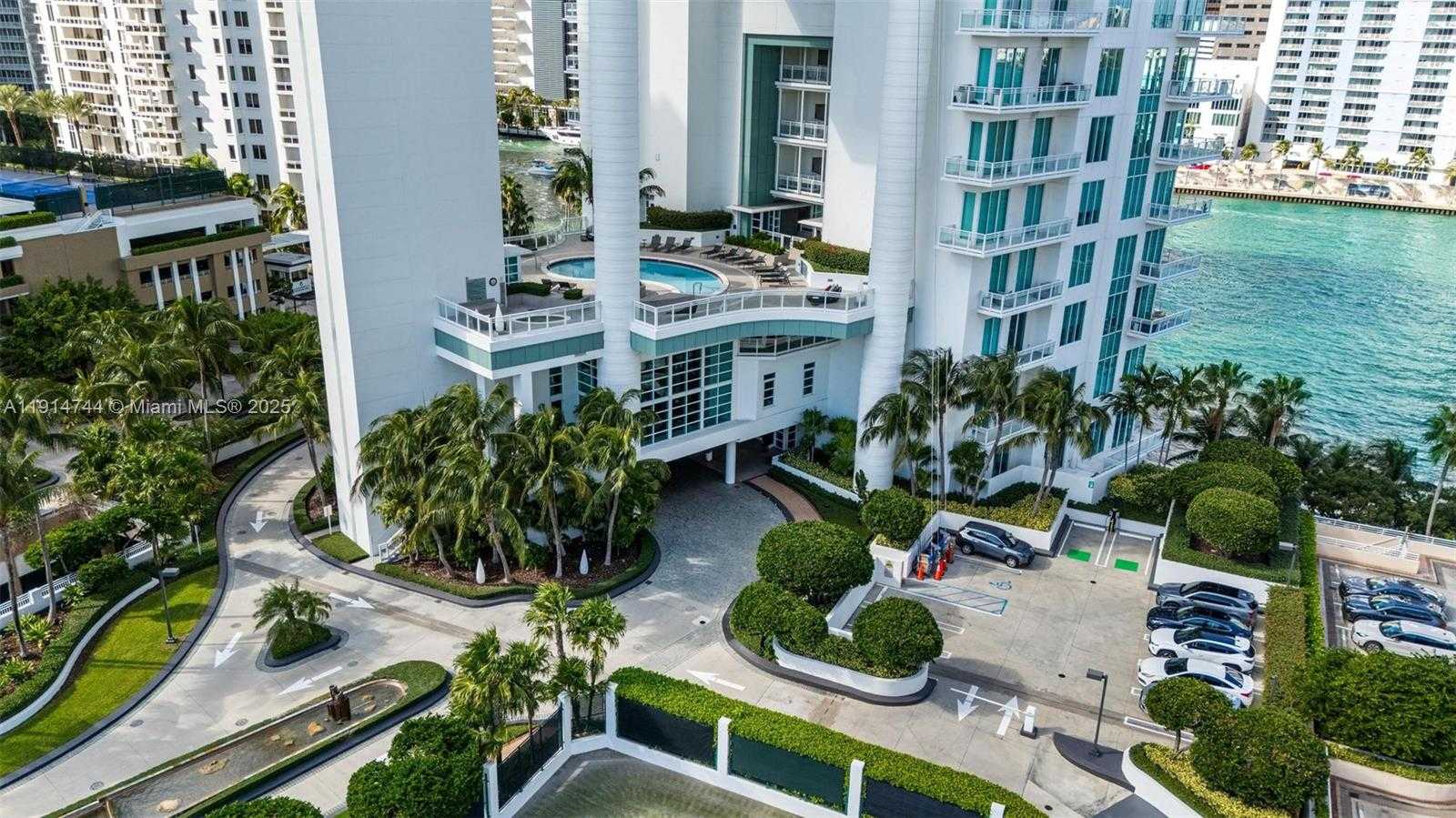 Small Image of 900 BRICKELL KEY BLVD #1403, Miami Number 27