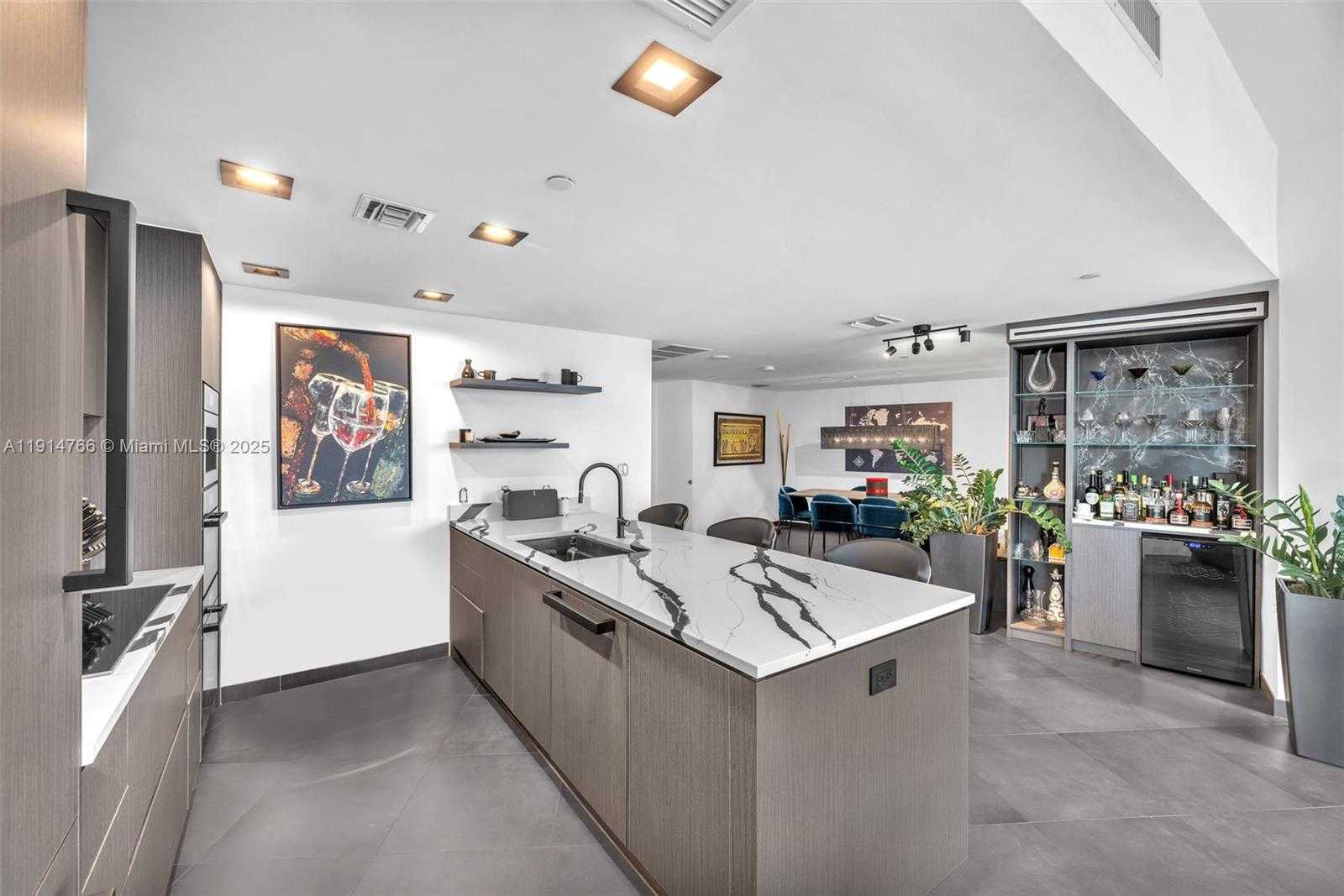 Small Image of 200 BISCAYNE BOULEVARD WAY #4408, Miami Number 11