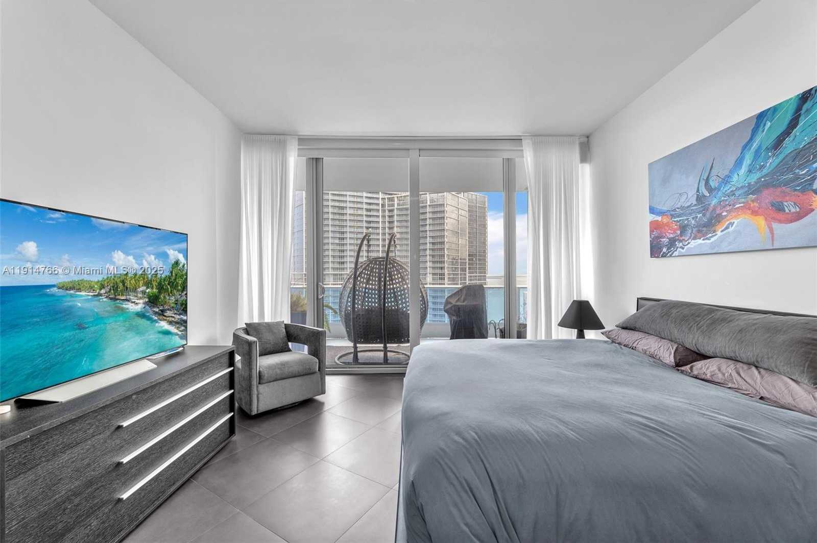 Small Image of 200 BISCAYNE BOULEVARD WAY #4408, Miami Number 14