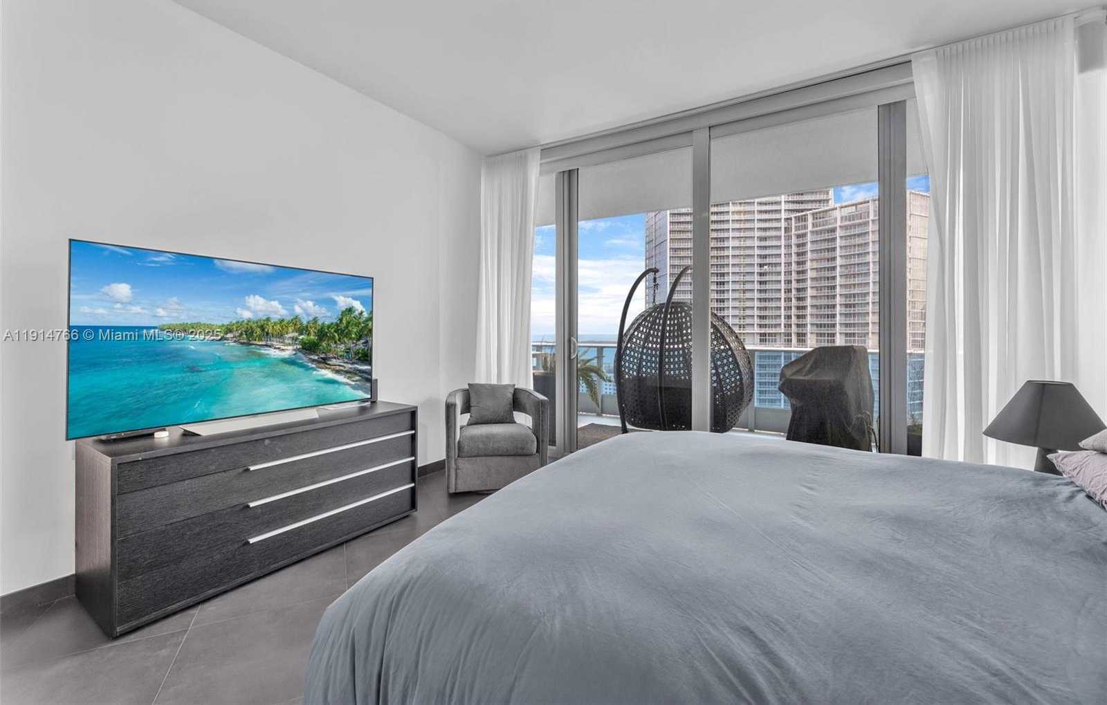 Small Image of 200 BISCAYNE BOULEVARD WAY #4408, Miami Number 15