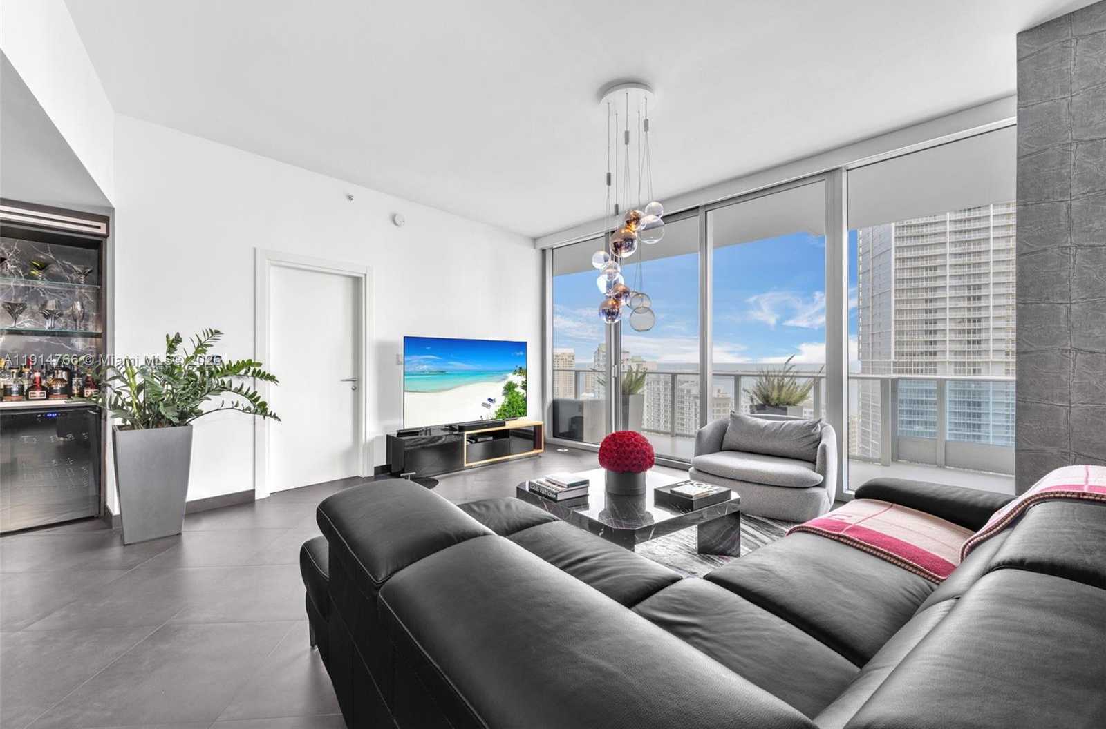 Small Image of 200 BISCAYNE BOULEVARD WAY #4408, Miami Number 2