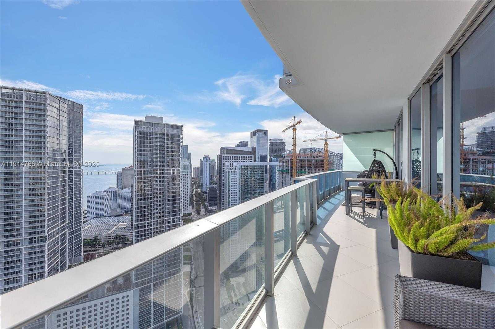 Small Image of 200 BISCAYNE BOULEVARD WAY #4408, Miami Number 5