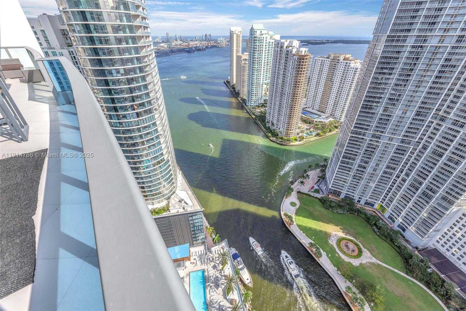 Small Image of 200 BISCAYNE BOULEVARD WAY #4408, Miami Number 6