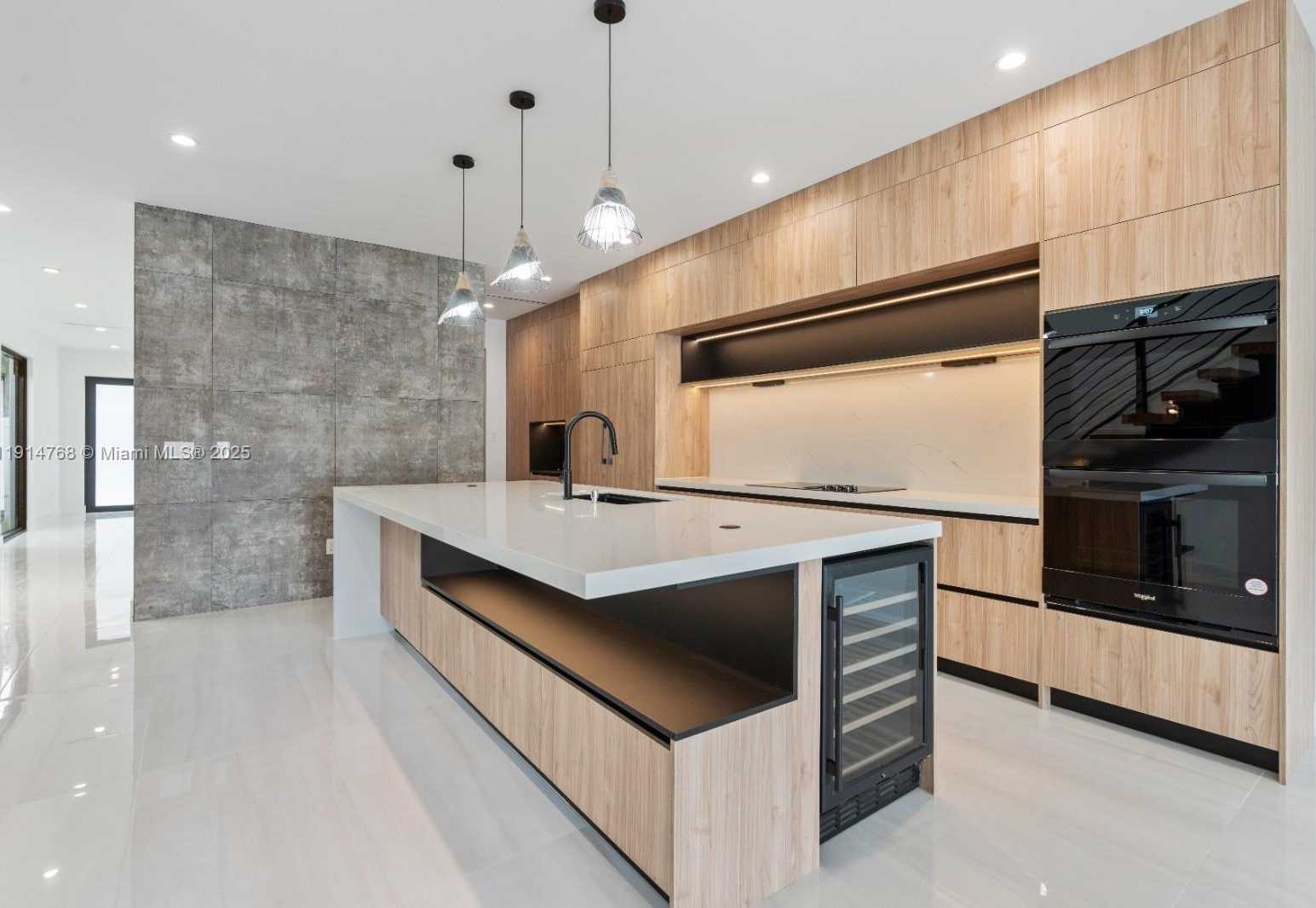 Small Image of 205 NORTH EAST 17TH AVE, Fort Lauderdale Number 2