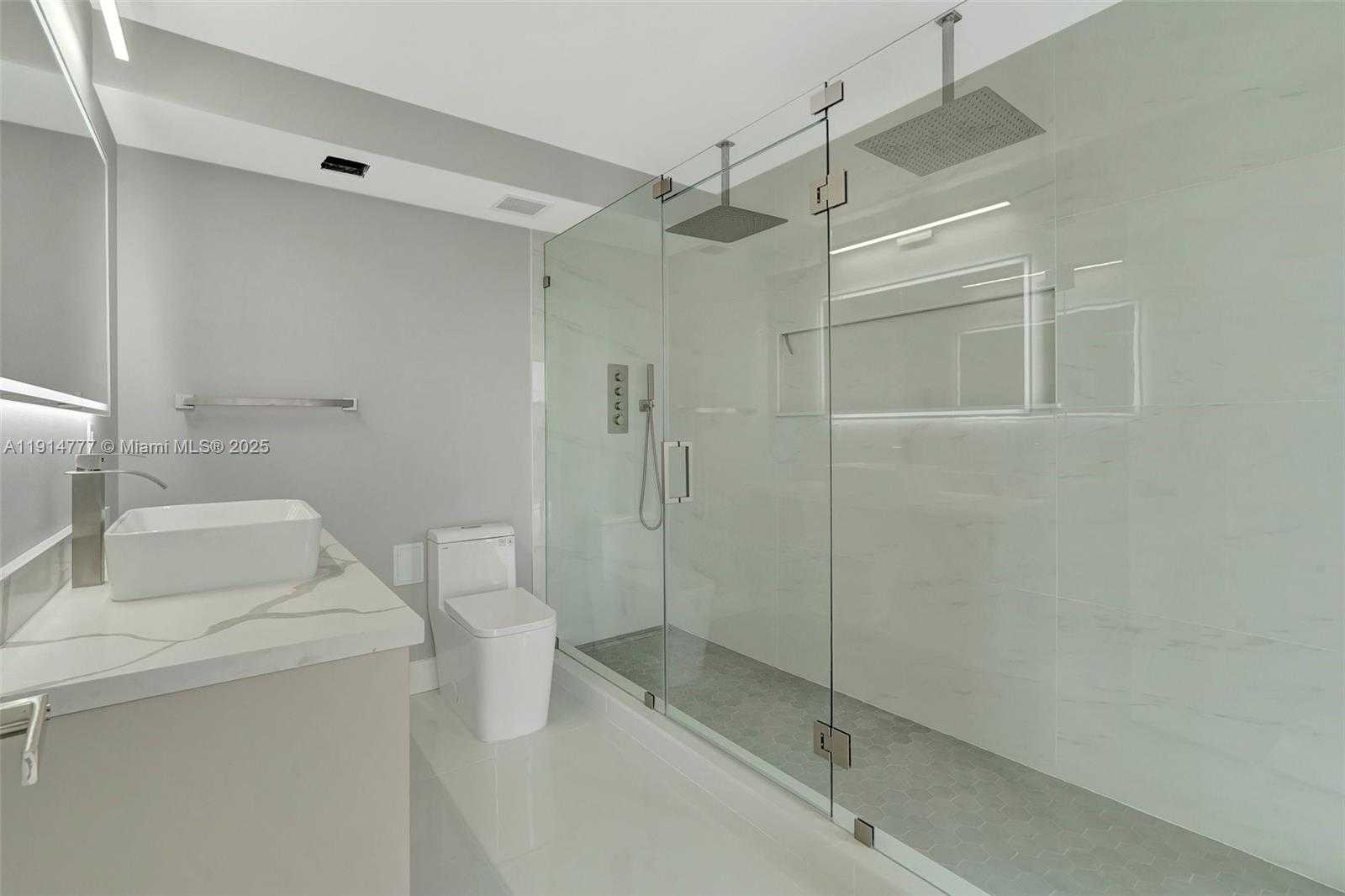 Small Image of 20379 WEST COUNTRY CLUB DR #1233, Aventura Number 11