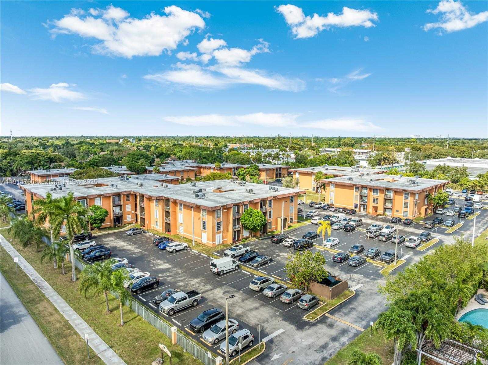 Small Image of 9423 SOUTH WEST 76TH ST #W21, Miami Number 17