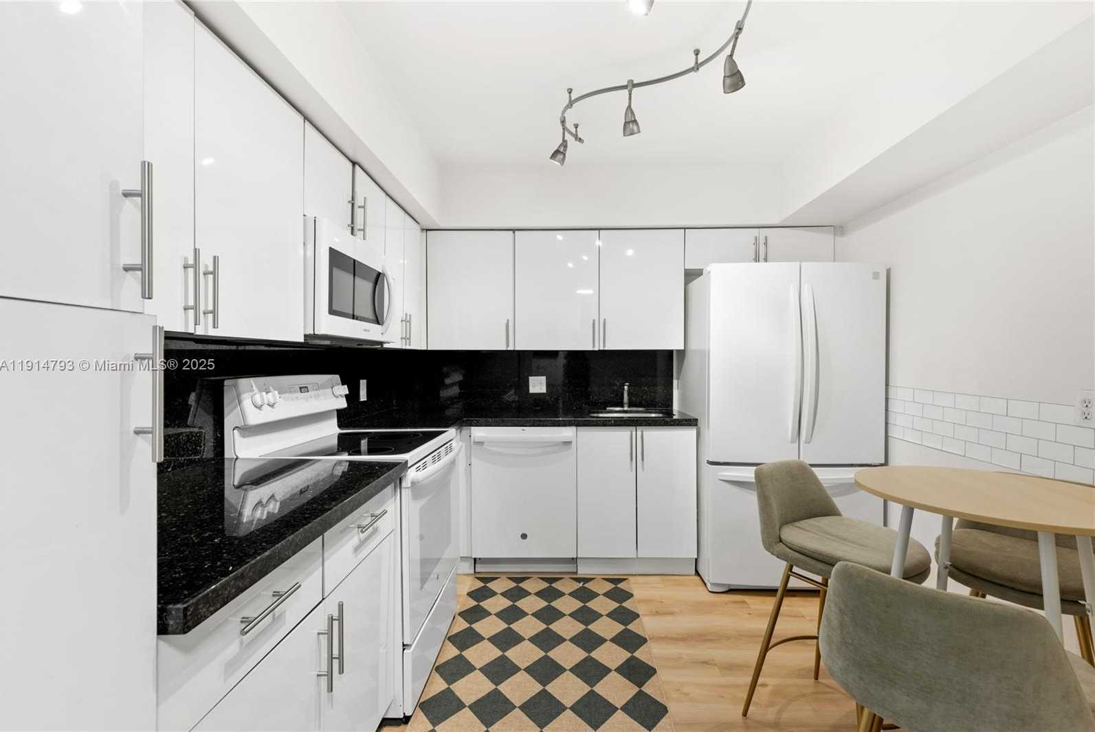 Small Image of 2801 NORTH EAST 183RD ST #108W, Aventura Number 25