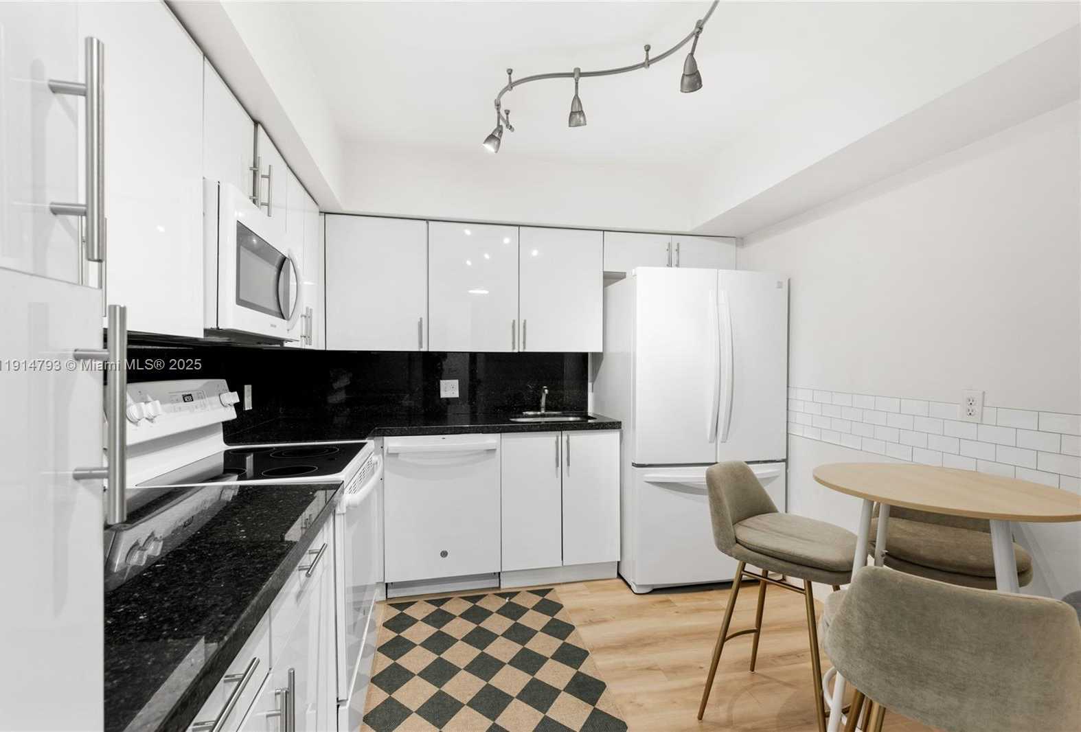 Small Image of 2801 NORTH EAST 183RD ST #108W, Aventura Number 26