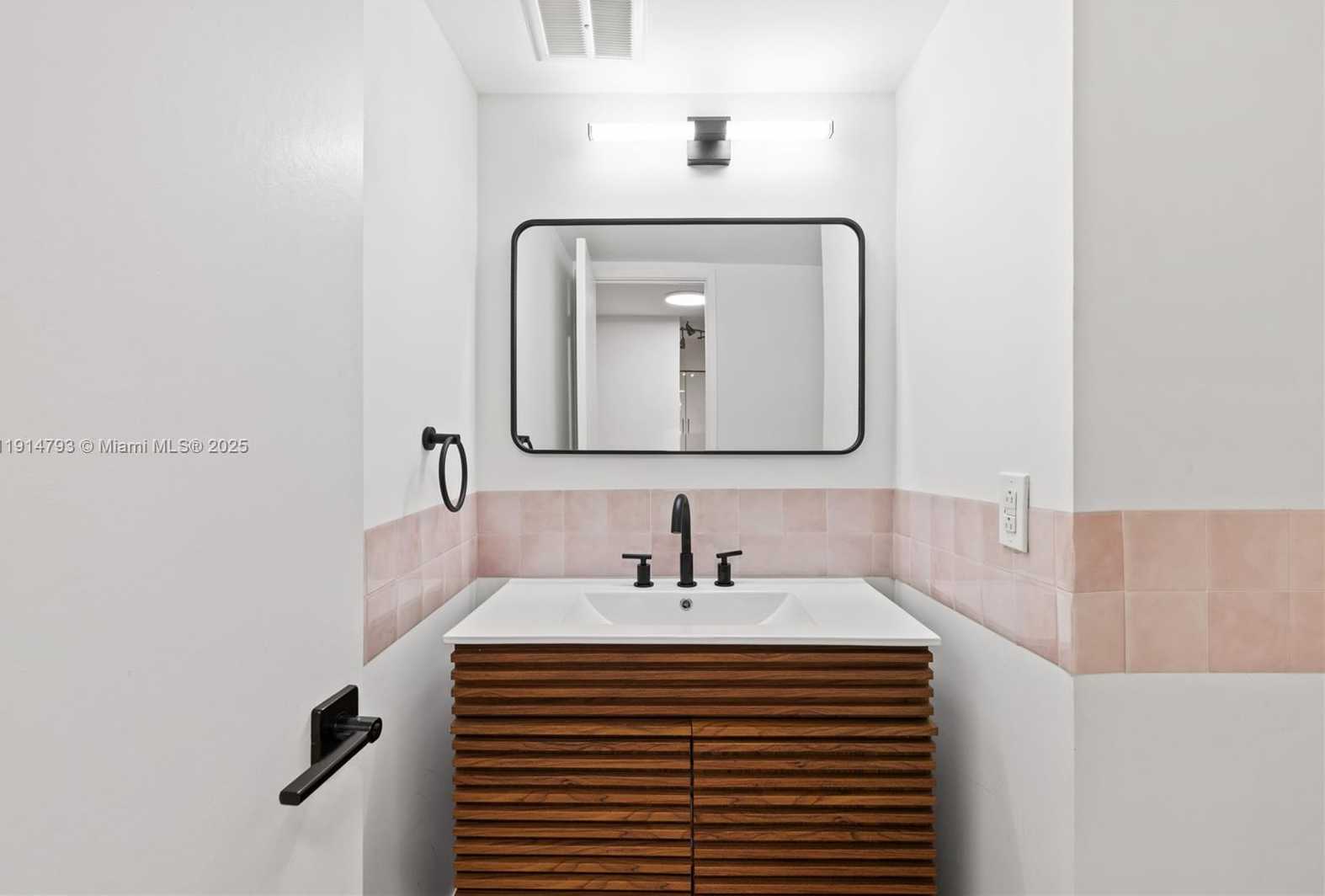 Small Image of 2801 NORTH EAST 183RD ST #108W, Aventura Number 28