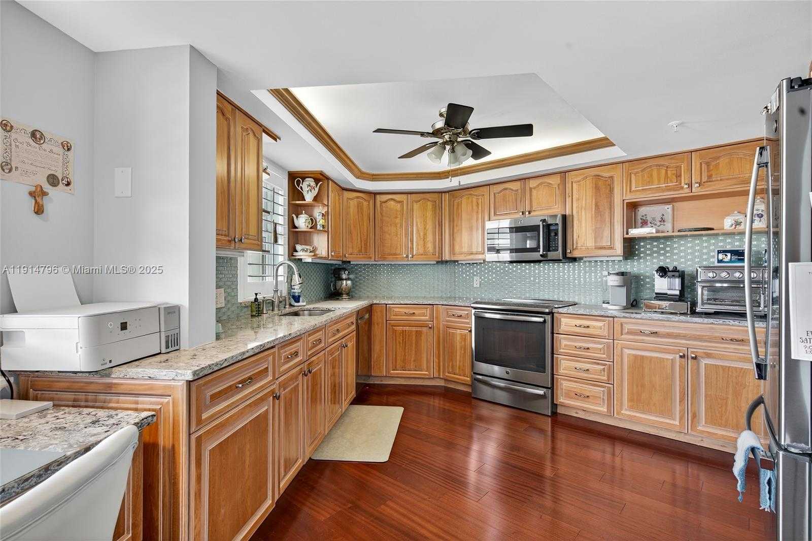 Small Image of 19800 SANDPOINTE BAY DR #802, Tequesta Number 11