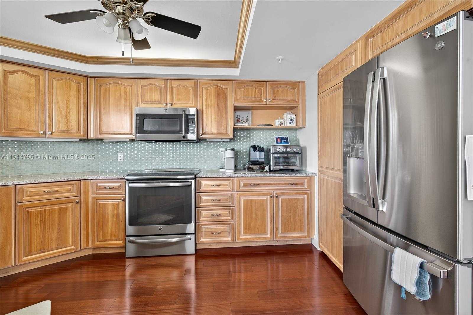 Small Image of 19800 SANDPOINTE BAY DR #802, Tequesta Number 12