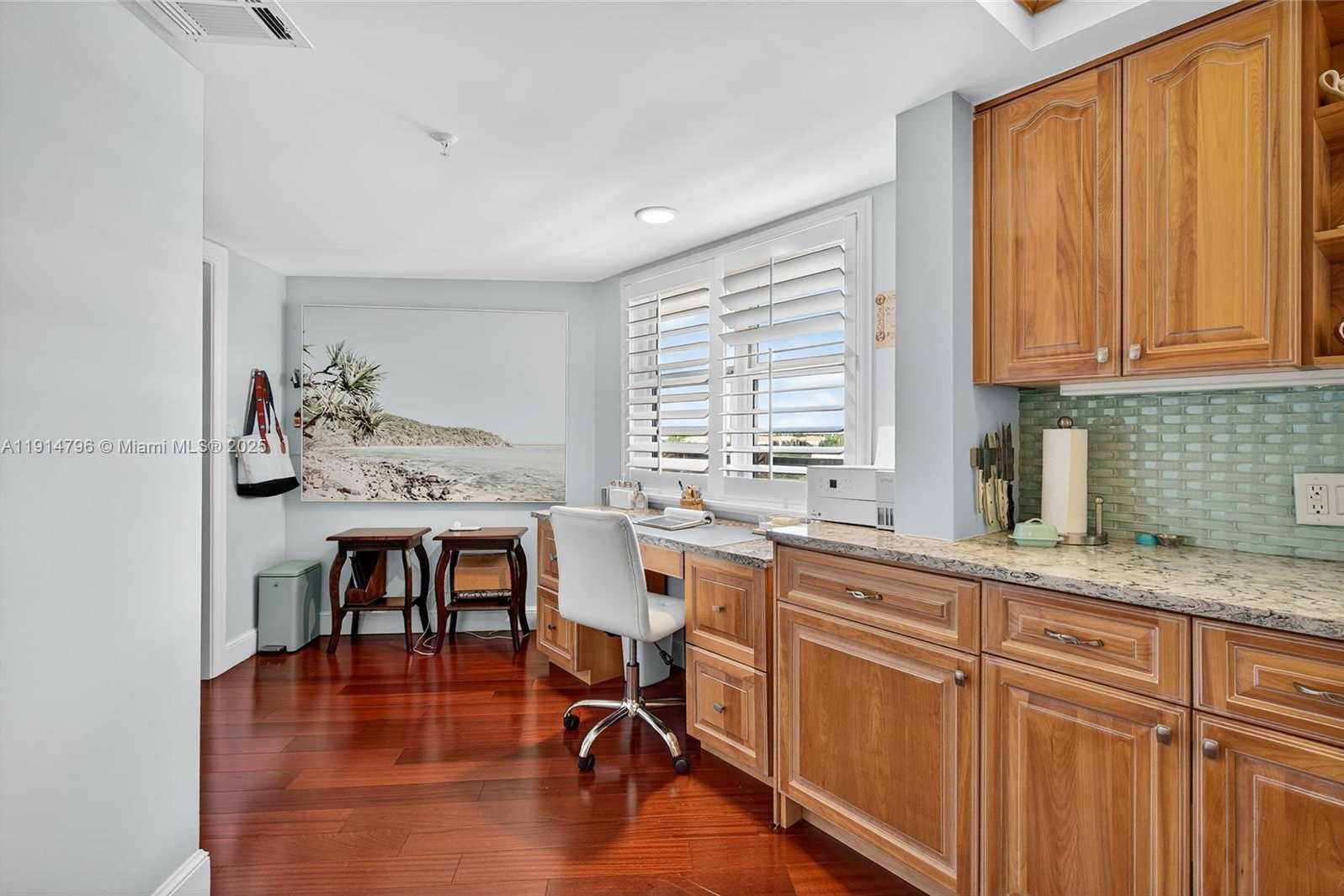 Small Image of 19800 SANDPOINTE BAY DR #802, Tequesta Number 13