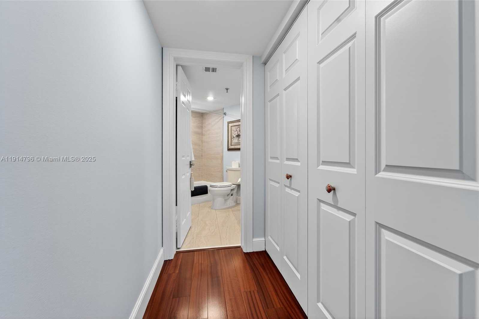 Small Image of 19800 SANDPOINTE BAY DR #802, Tequesta Number 23