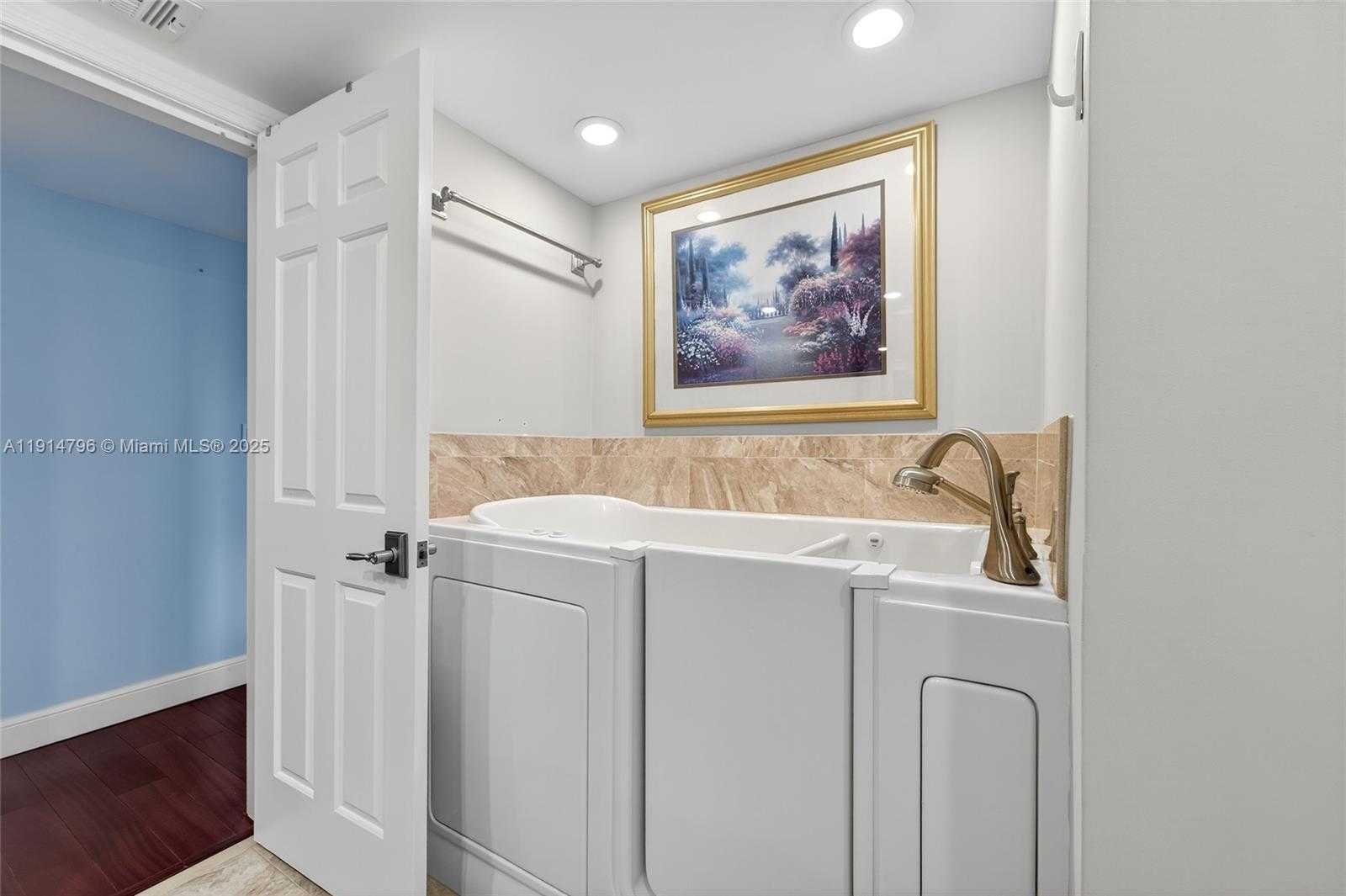 Small Image of 19800 SANDPOINTE BAY DR #802, Tequesta Number 29